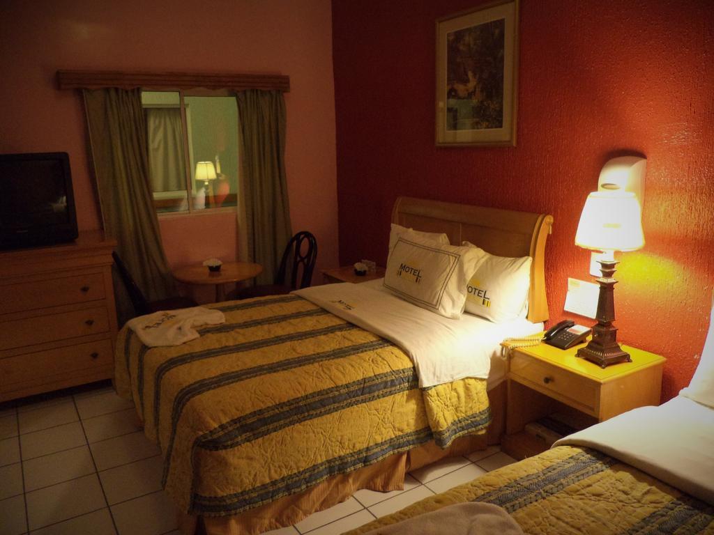 Hotel Diaz Тіхуана Номер фото