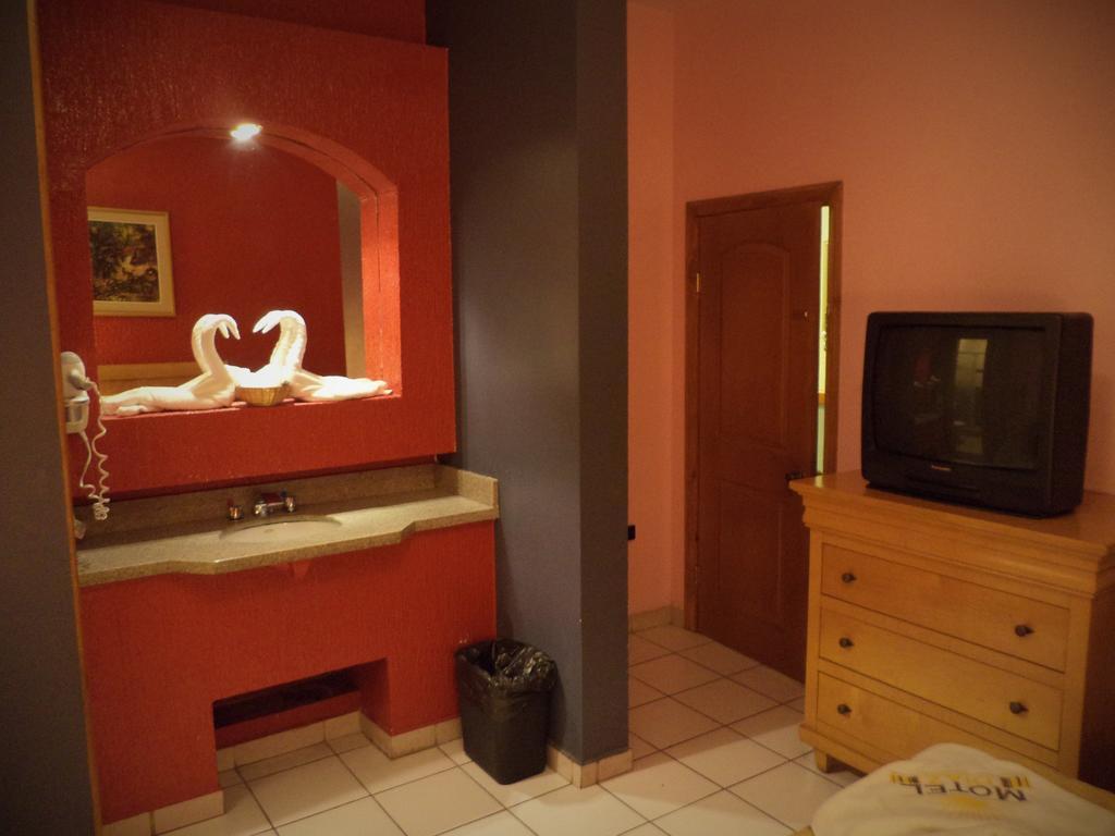 Hotel Diaz Тіхуана Номер фото