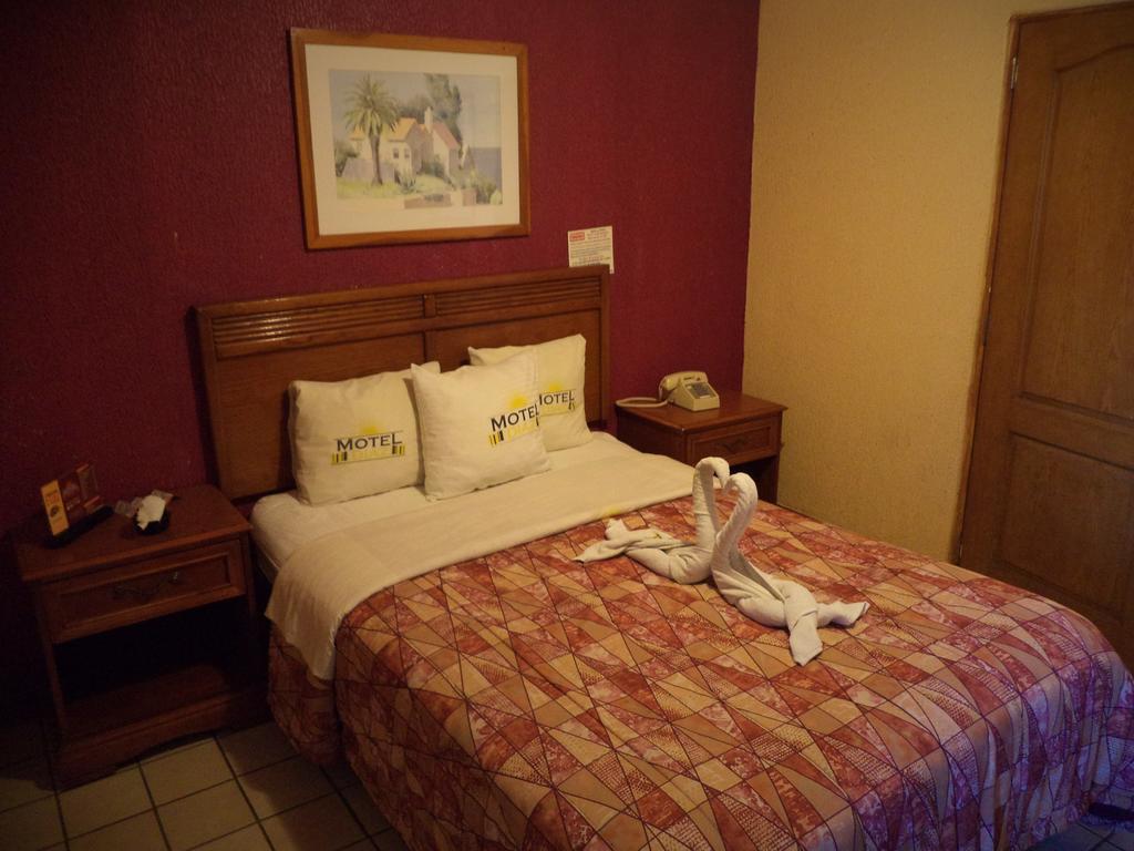 Hotel Diaz Тіхуана Екстер'єр фото
