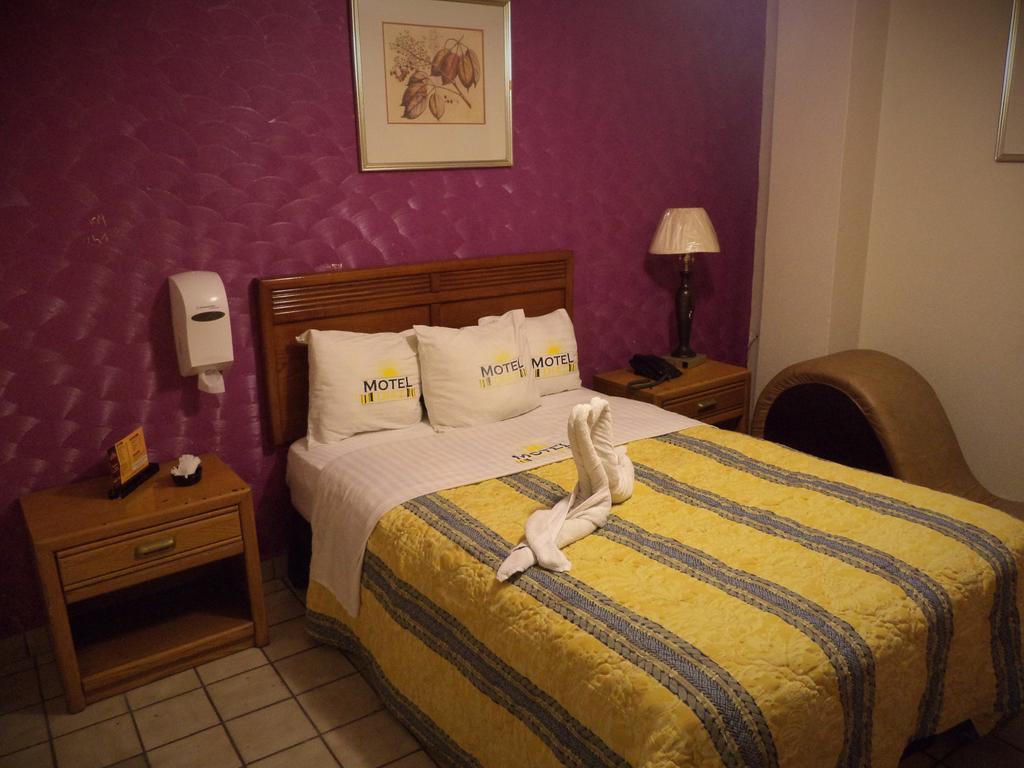 Hotel Diaz Тіхуана Екстер'єр фото