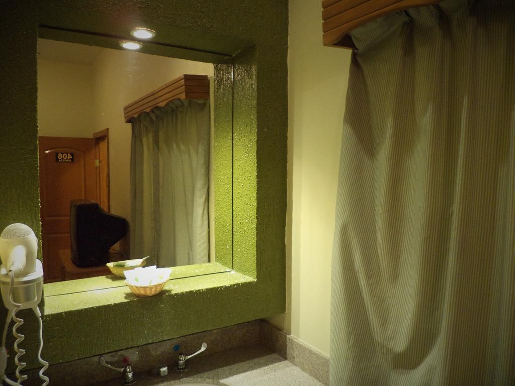 Hotel Diaz Тіхуана Екстер'єр фото