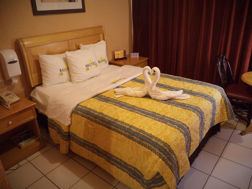 Hotel Diaz Тіхуана Екстер'єр фото