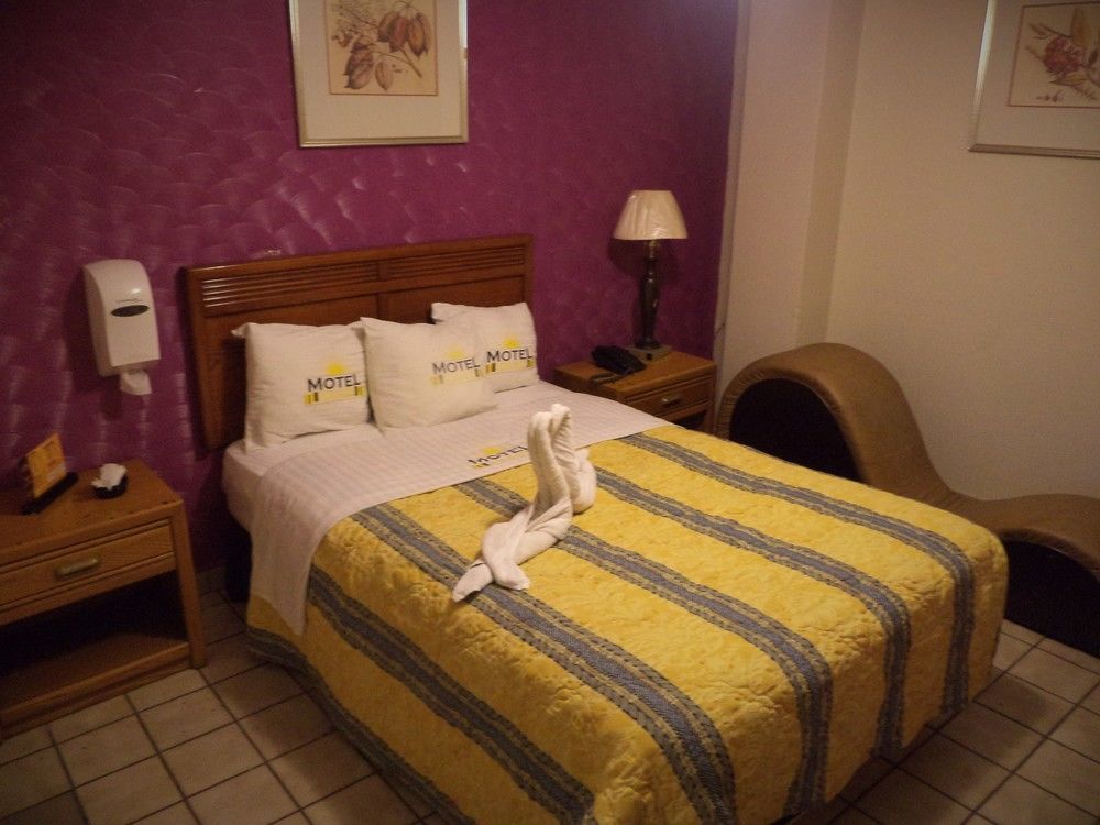 Hotel Diaz Тіхуана Екстер'єр фото